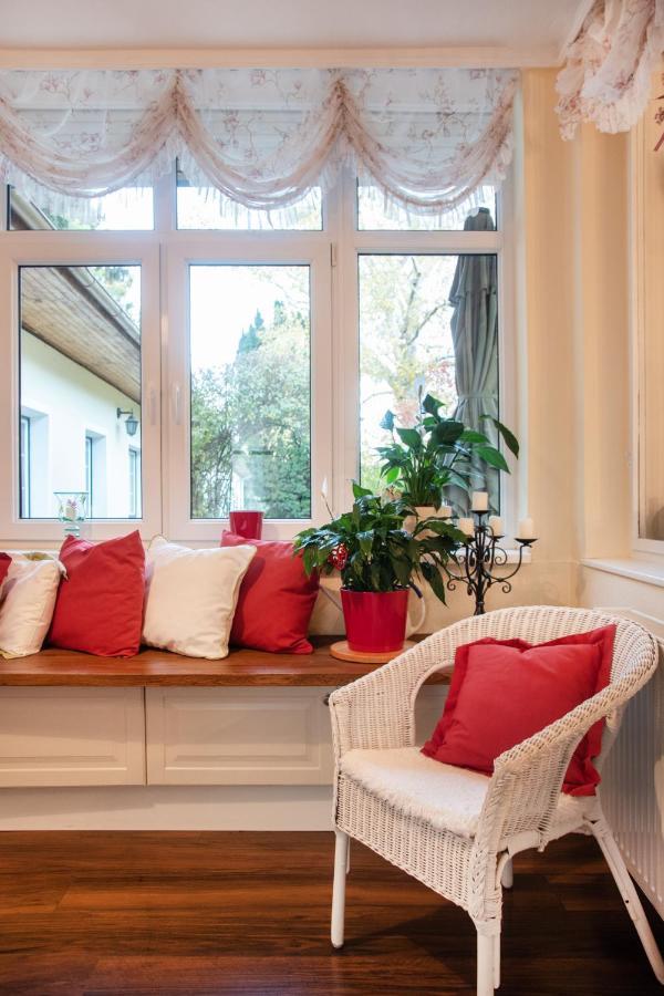 Renoviertes Mit Garten In Ruhelage * Vienne